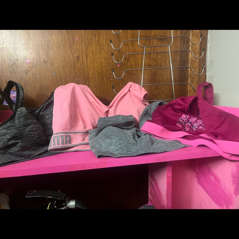 *4* sports bras SZ L excellent condition Nike, Puma, $6.99 shipping